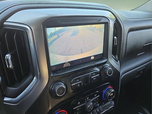 Used 2021 Chevrolet Silverado 1500 LT Trail Boss AWD/4WD image 17