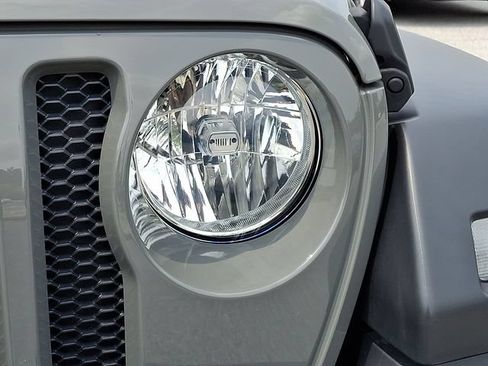 Used 2022 Jeep Wrangler Unlimited Sport w/ Sun And Sound Package AWD/4WD image 12