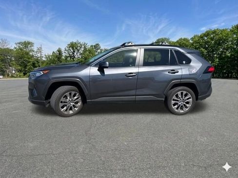 Used 2019 Toyota RAV4 XLE Premium w/ Cold Weather Package AWD/4WD image 5