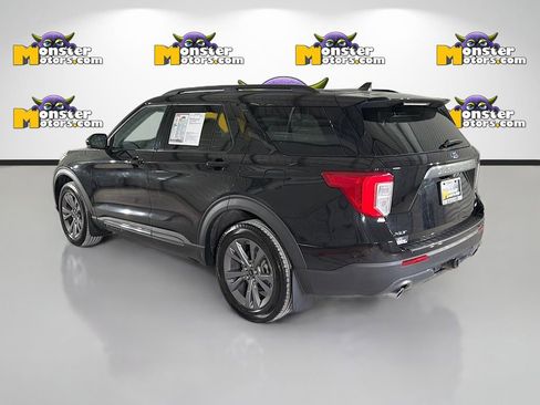 Used 2023 Ford Explorer XLT w/ XLT Sport Appearance Package AWD/4WD image 7