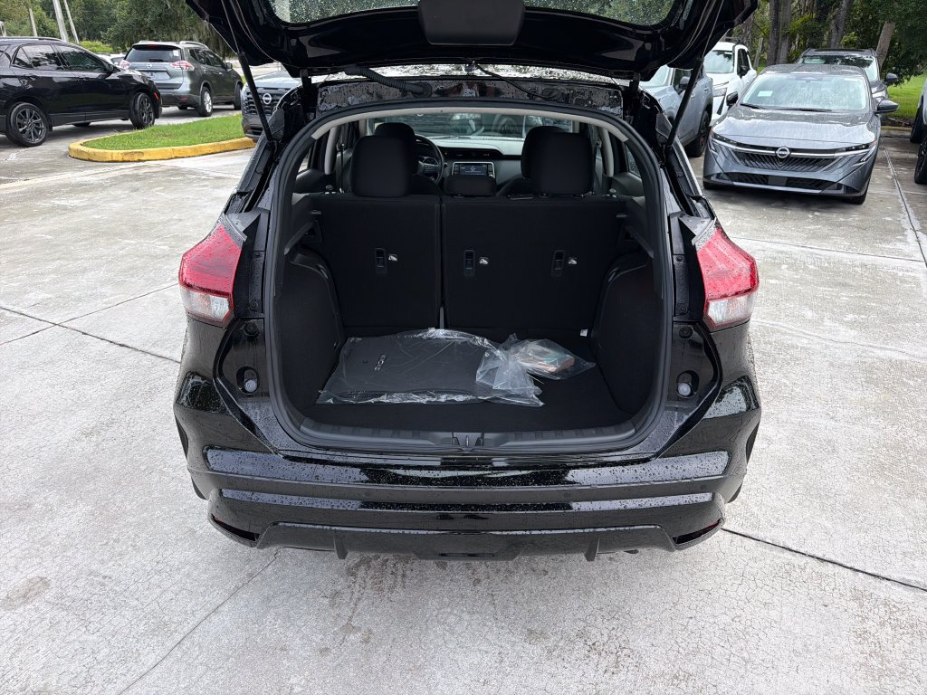 Used 2025 Nissan Kicks Play S FWD image 31