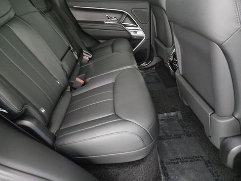 New 2026 Land Rover Range Rover SE image 17