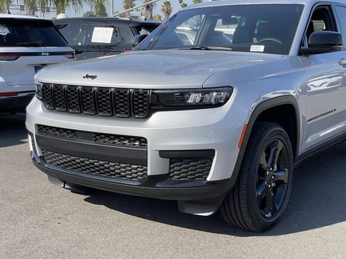 New 2025 Jeep Grand Cherokee L Altitude image 10