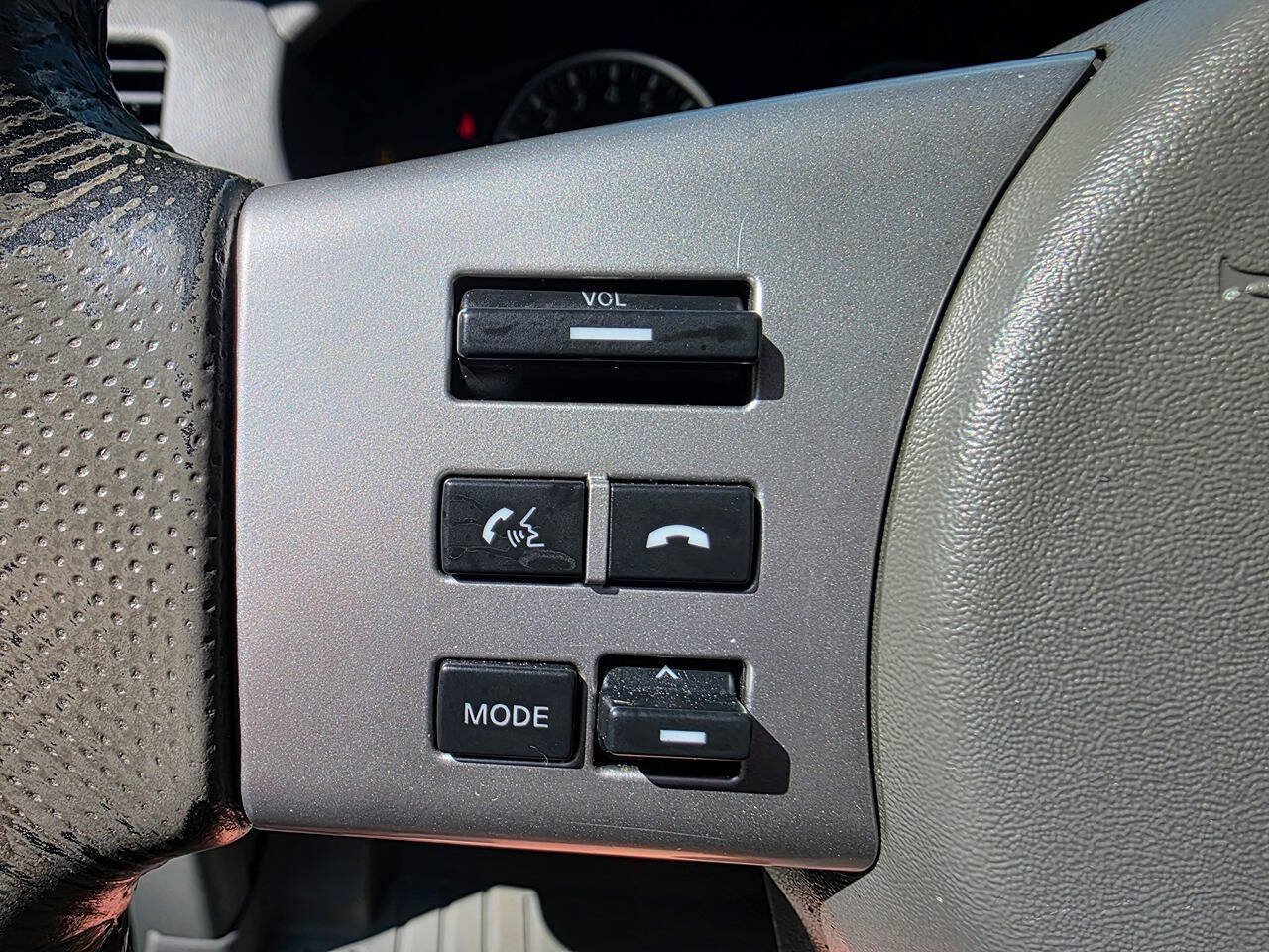 Used 2013 Nissan Frontier SL w/ Moonroof Pkg AWD/4WD image 20