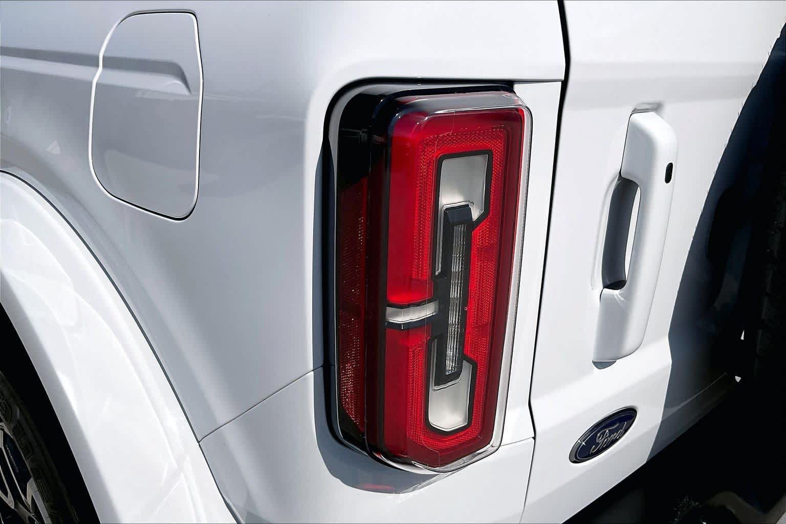 Used 2025 Ford Bronco Outer Banks AWD/4WD image 26