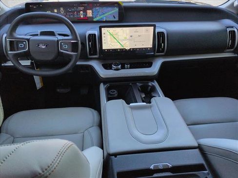 New 2025 Ford Expedition Active image 15