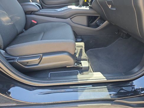 Used 2019 Honda HR-V LX image 41