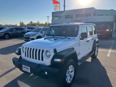 Used 2020 Jeep Wrangler Unlimited Sport S image 3