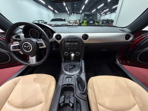 Used 2010 MAZDA MX-5 Miata Grand Touring w/ Premium Pkg RWD image 39