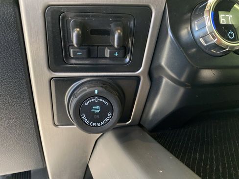 Used 2022 Ford F350 Platinum w/ Tremor Off-Road Package image 28