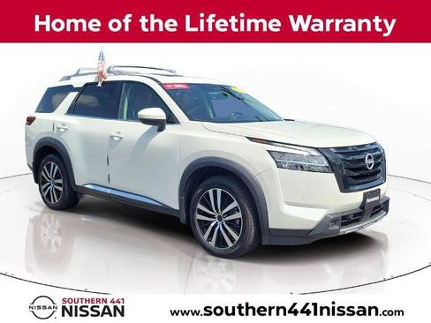 Certified 2023 Nissan Pathfinder Platinum w/ Lighting Package (N93) AWD/4WD image 1