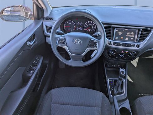Used 2018 Hyundai Accent SEL image 15