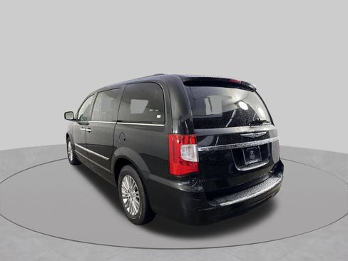 Used 2015 Chrysler Town & Country Touring-L w/ Driver Convenience Group FWD image 32