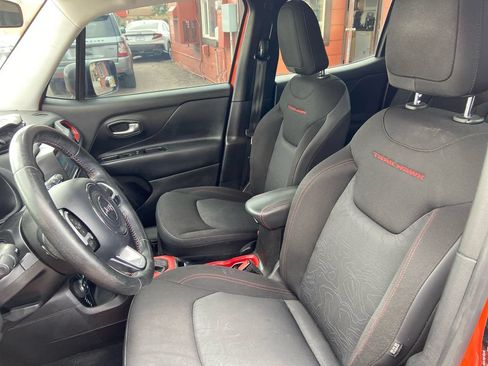 Used 2016 Jeep Renegade Trailhawk AWD/4WD image 21