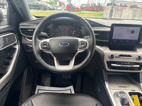 Used 2024 Ford Explorer XLT w/ Equipment Group 202A AWD/4WD image 16