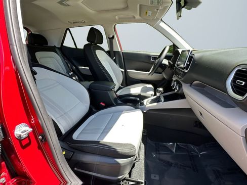 Used 2025 Hyundai Venue SEL FWD image 15