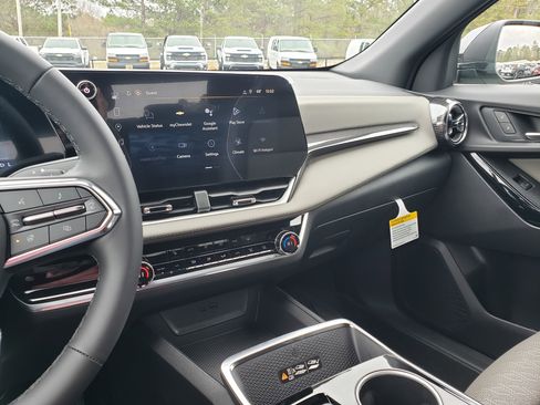 New 2026 Chevrolet Equinox LT image 22