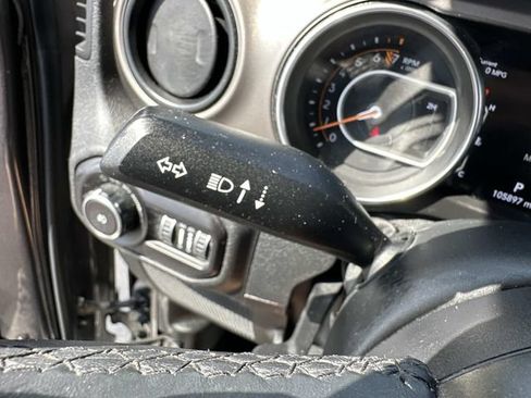 Used 2018 Jeep Wrangler Unlimited Sport S AWD/4WD image 23