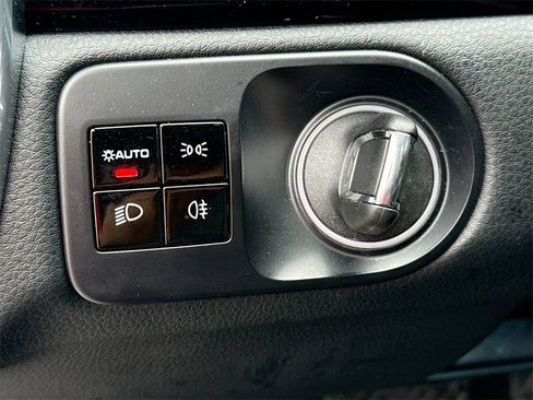 Used 2020 Porsche Cayenne w/ Premium Package image 11