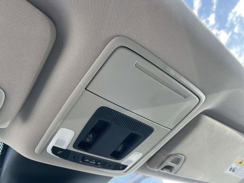 Used 2023 Honda Pilot Touring image 38