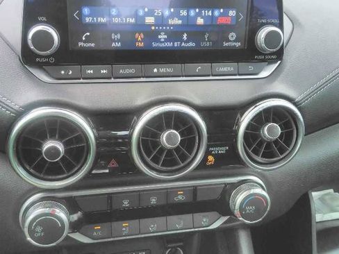 Used 2024 Nissan Sentra SV FWD image 8