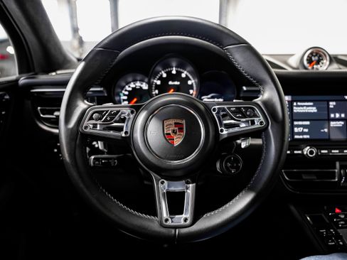 Used 2020 Porsche Macan Turbo AWD/4WD image 10