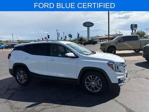 Used 2023 GMC Terrain SLT FWD image 3