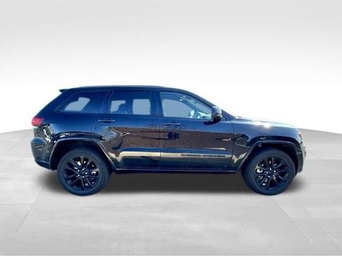 Used 2022 Jeep Grand Cherokee Laredo X image 10
