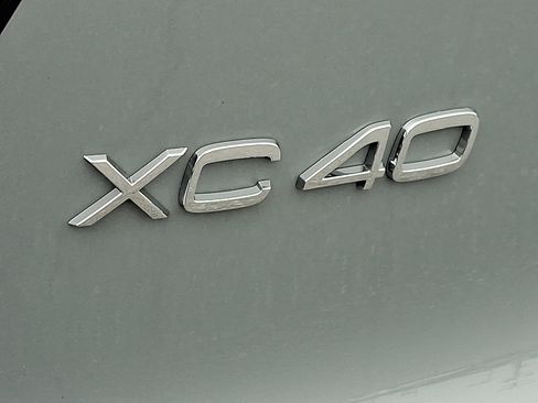 New 2025 Volvo XC40 B5 Ultra w/ Protection Package Premier image 14