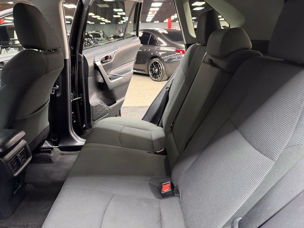 Used 2022 Toyota RAV4 LE FWD image 37