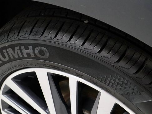 Certified 2023 Nissan Kicks SR image 19