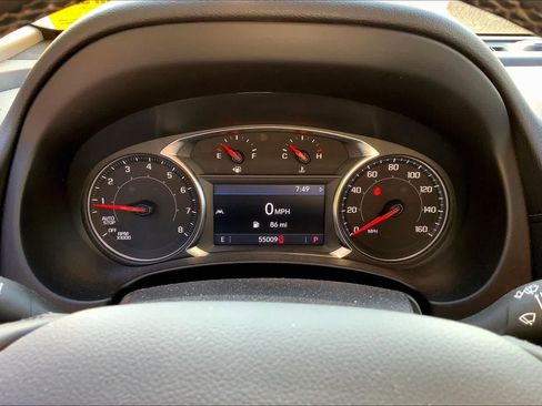 Used 2024 GMC Terrain SLT AWD/4WD image 25