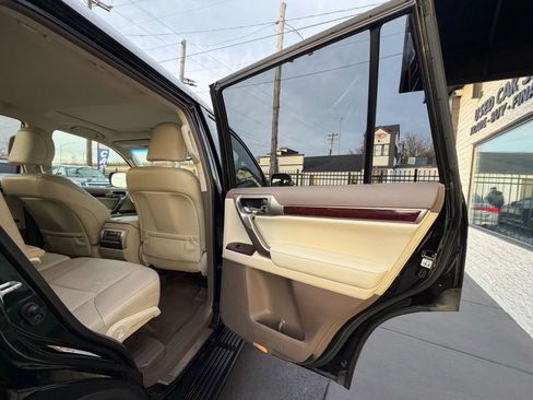 Used 2018 Lexus GX 460 image 23