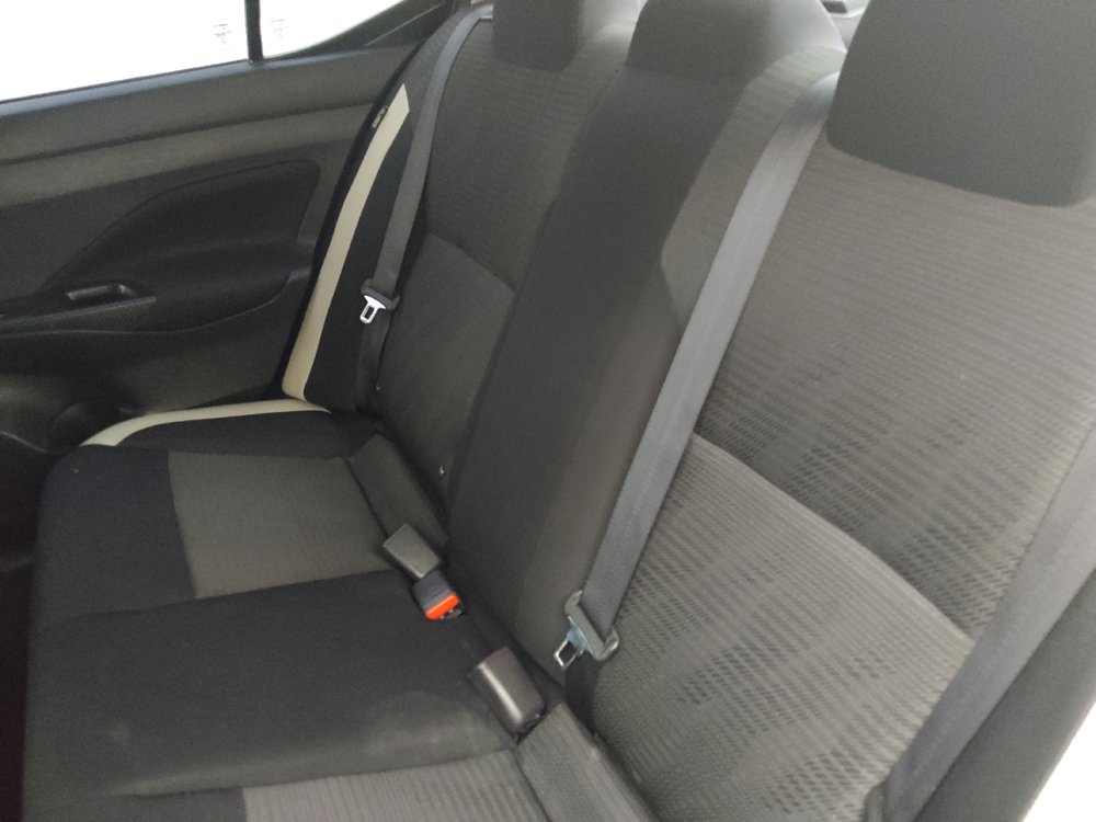 Used 2022 Nissan Versa SV FWD image 18