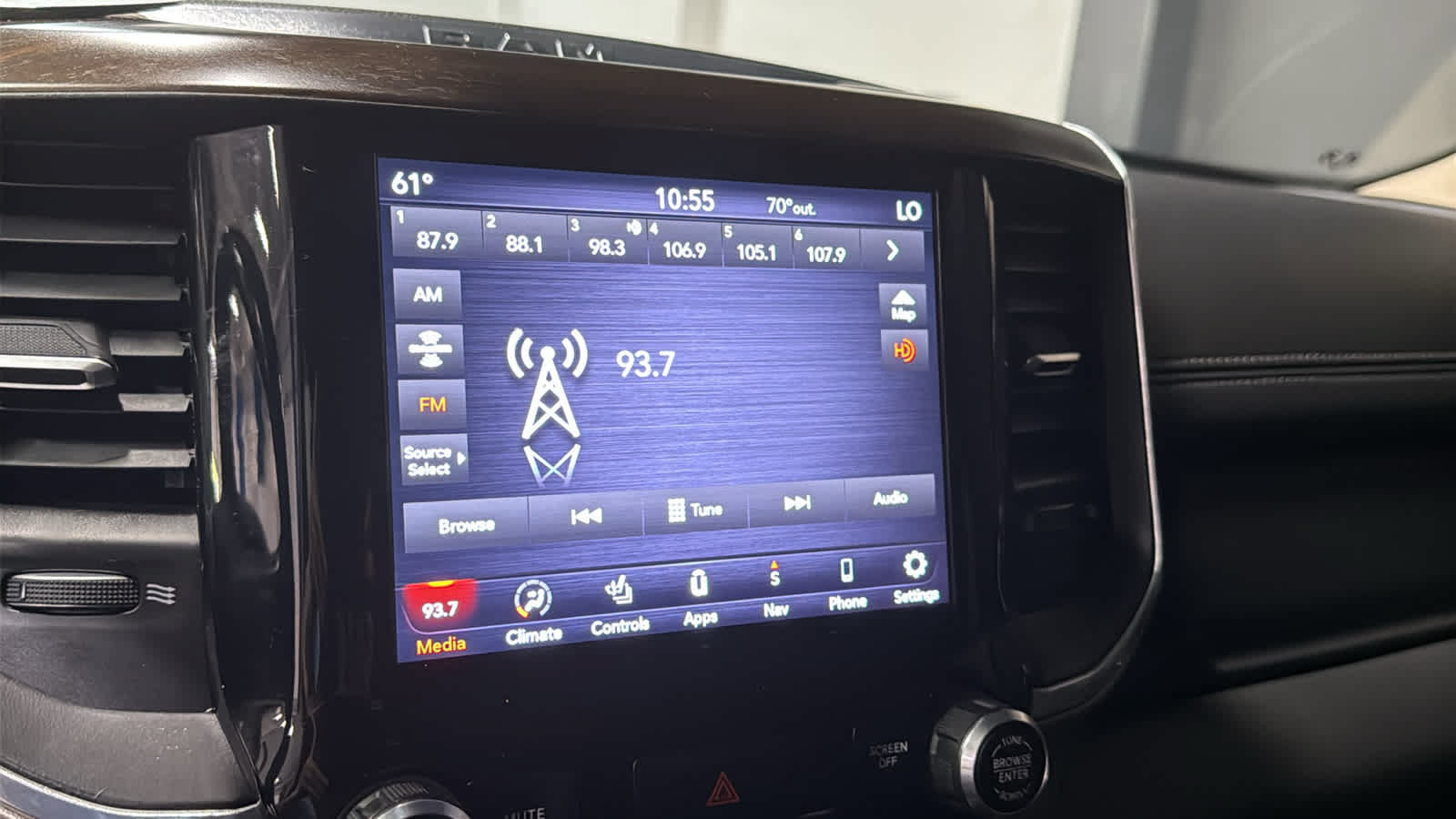 Used 2021 RAM 1500 Laramie AWD/4WD image 15