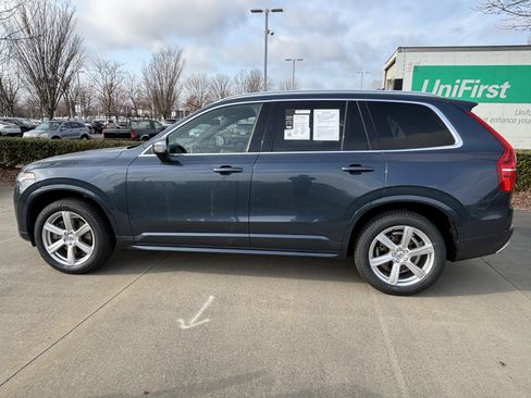 Used 2021 Volvo XC90 T6 Momentum w/ Advanced Package image 7