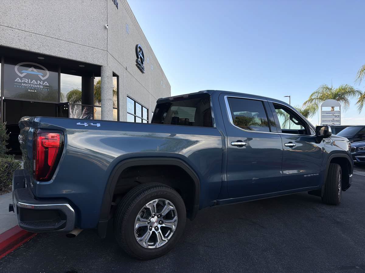 Used 2024 GMC Sierra 1500 SLT AWD/4WD image 4