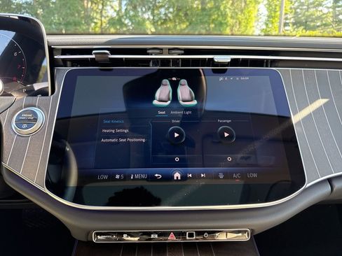 New 2026 Mercedes-Benz E 350 4MATIC Sedan image 36