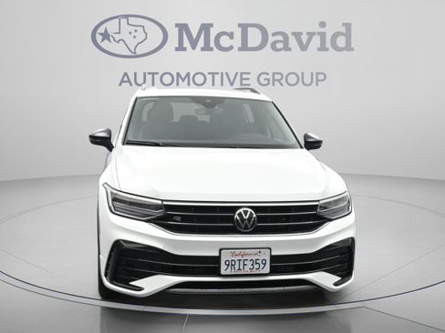 Used 2024 Volkswagen Tiguan SE R-Line FWD image 2