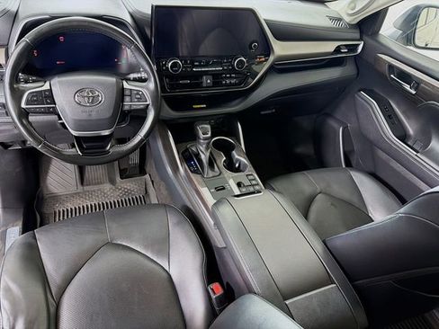 Used 2023 Toyota Highlander Limited AWD/4WD image 30