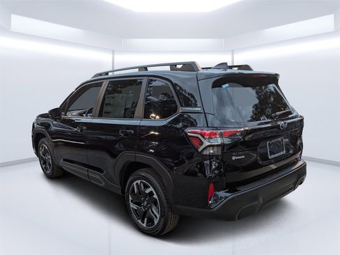 New 2025 Subaru Forester Limited image 5