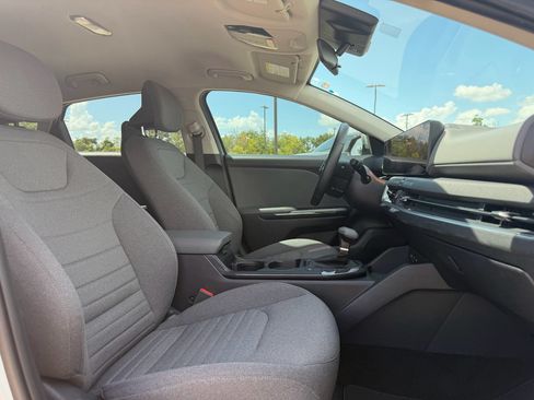 Used 2025 Kia K4 EX FWD image 12