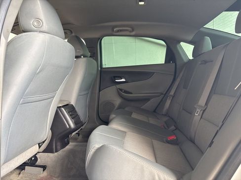 Used 2015 Chevrolet Impala LS FWD image 18
