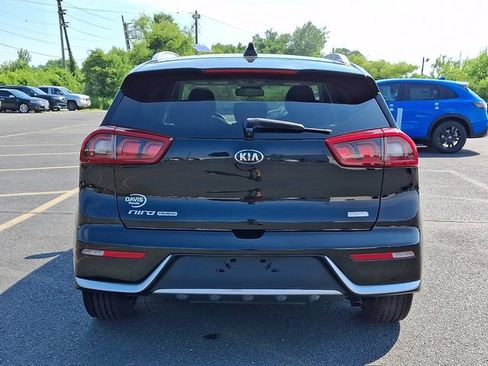 Used 2017 Kia Niro Touring w/ Advanced Technology Package FWD image 5