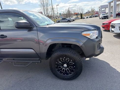 Used 2020 Toyota Tacoma SR image 4