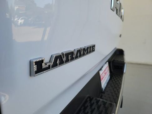 Used 2025 RAM 1500 Laramie AWD/4WD image 9