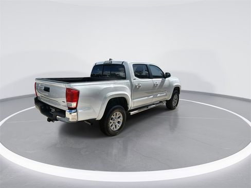 Used 2017 Toyota Tacoma SR5 image 8