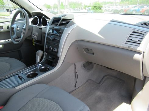 Used 2012 Chevrolet Traverse LS FWD image 11