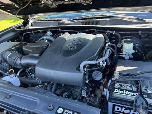 Used 2016 Toyota Tacoma TRD Sport w/ Premium & Technology Package RWD image 59