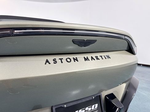 Used 2023 Aston Martin V8 Vantage Roadster RWD image 39